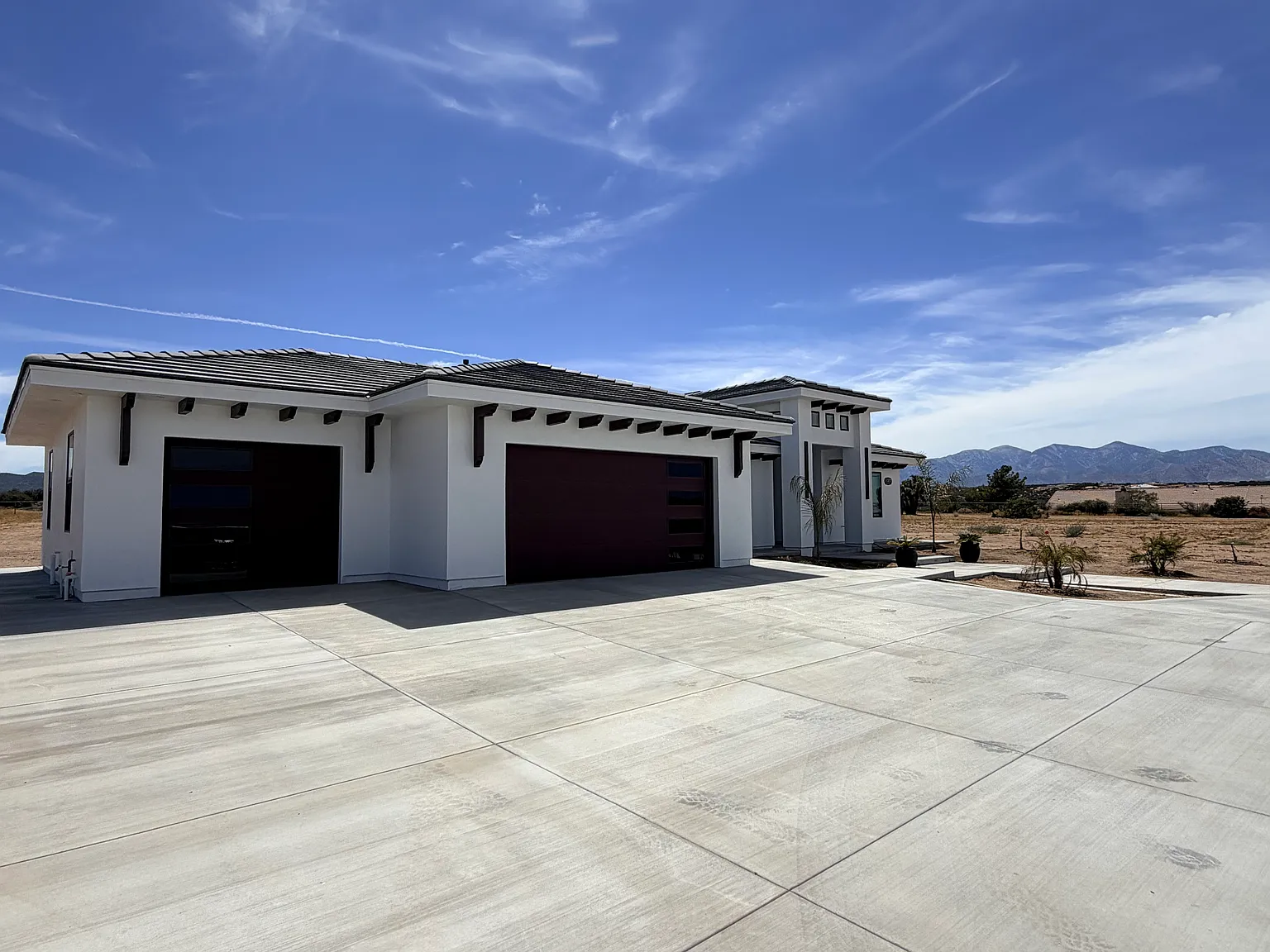 4 bed, 3700 sqft, $3,650 — Photo 2