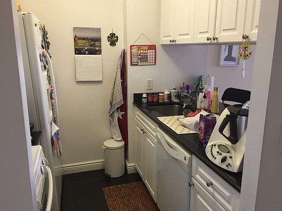 5th image of 215 E 95th St APT 3e
