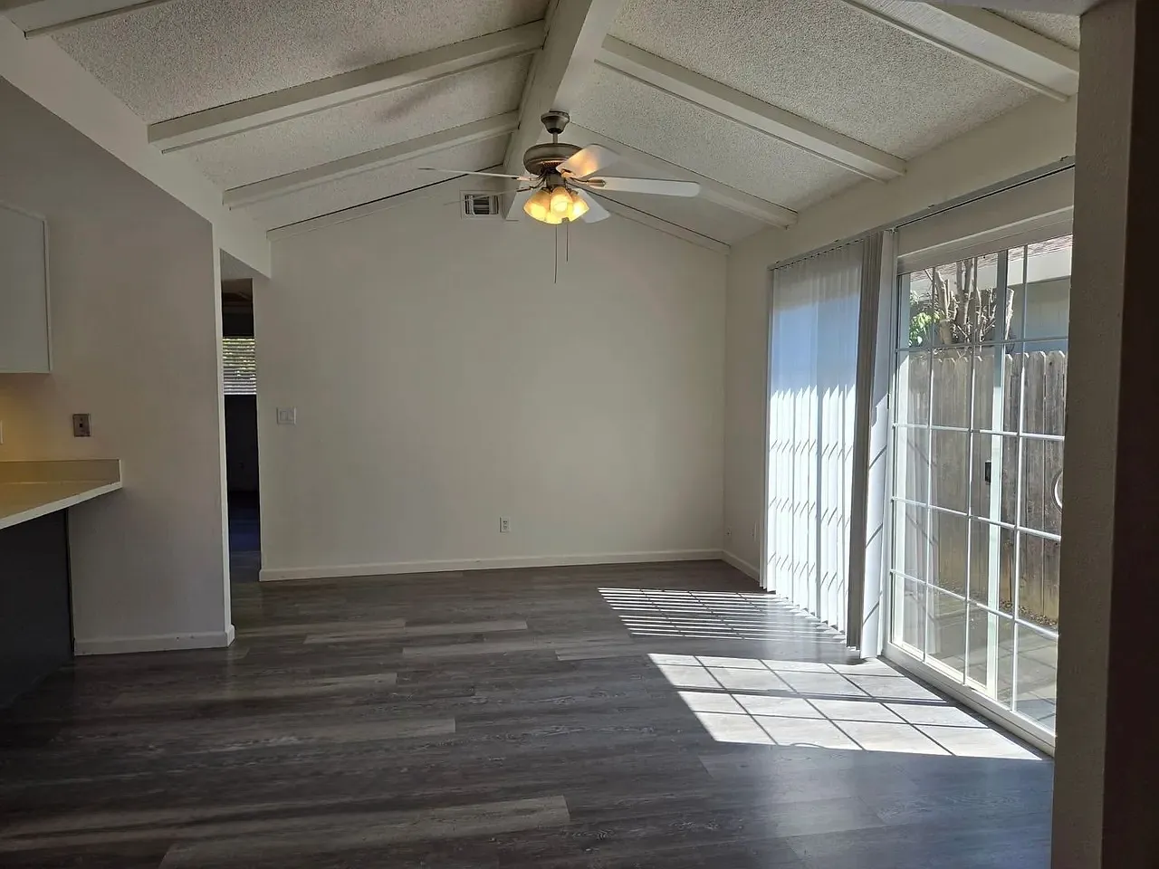 2 bed, 923 sqft, $1,790 — Photo 4