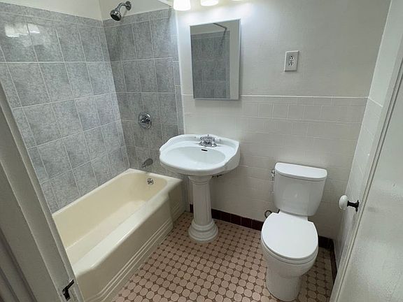 4th image of 1870 Washington St APT 10
