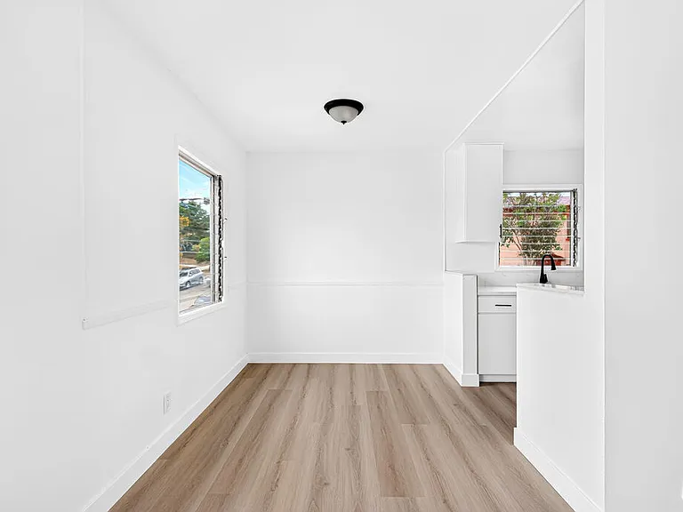 4777 San Vicente Blvd #8 — Photo 7