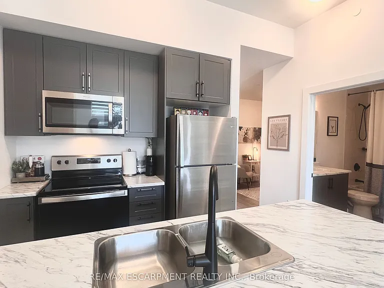 460 Dundas St E #1208 — Photo 4