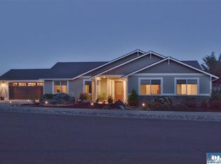 71 Rolling Hills Way, Sequim, WA 98382