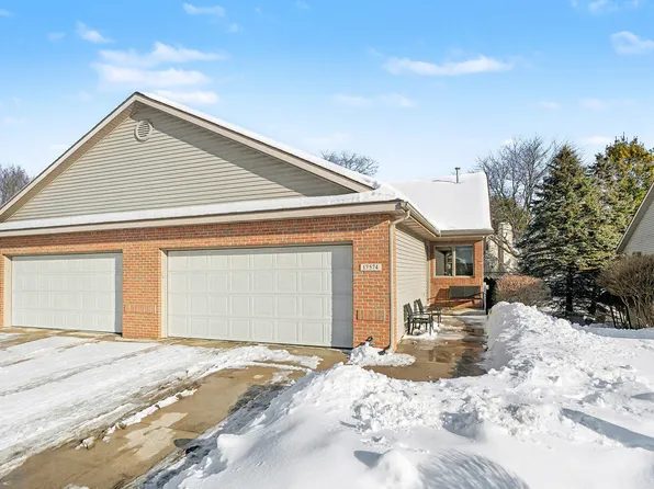 17574 Park Place Cir, Spring Lake, MI 49456