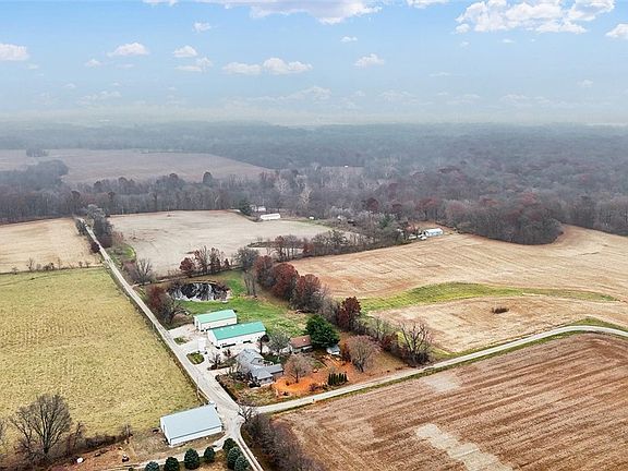 5th image of 15742 Moody Rd