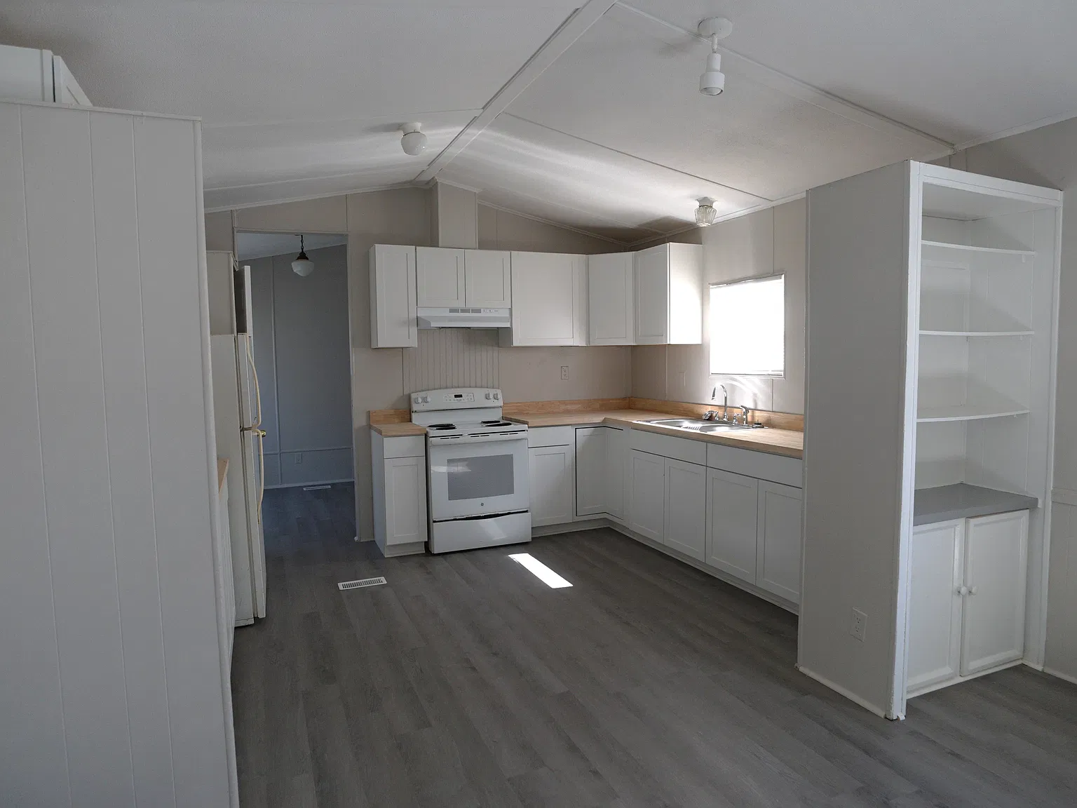 3 bed, $1,300 — Photo 4
