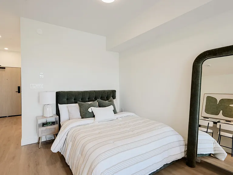 635 Chatham St — Photo 33
