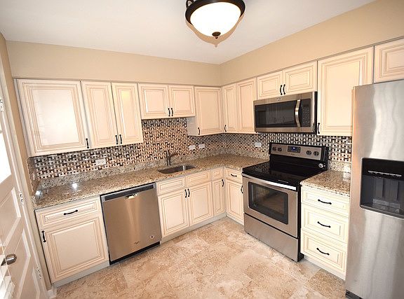 3rd image of 2619 E Bel Aire Dr