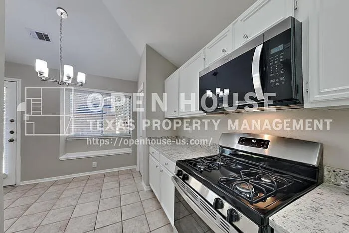 17423 Saxon Dr — Photo 7