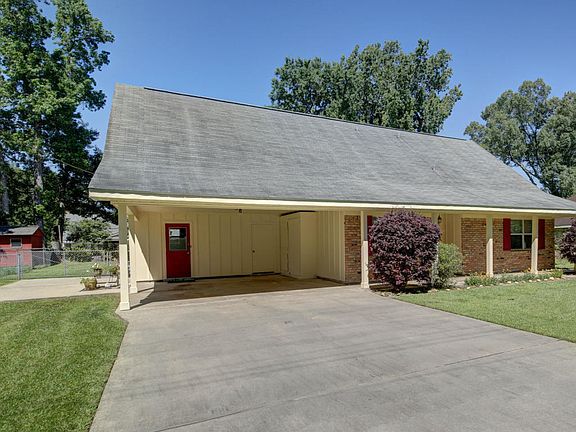 3rd image of 204 Saxon Dr