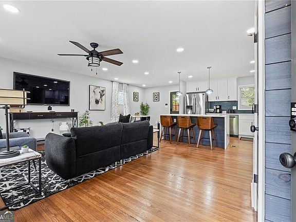 2nd image of 1467 Timms Cir SE