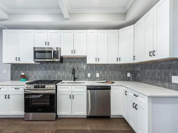 1715 E Oliver St, Baltimore, MD
