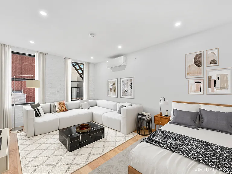 32 Spring St #5 — Photo 1