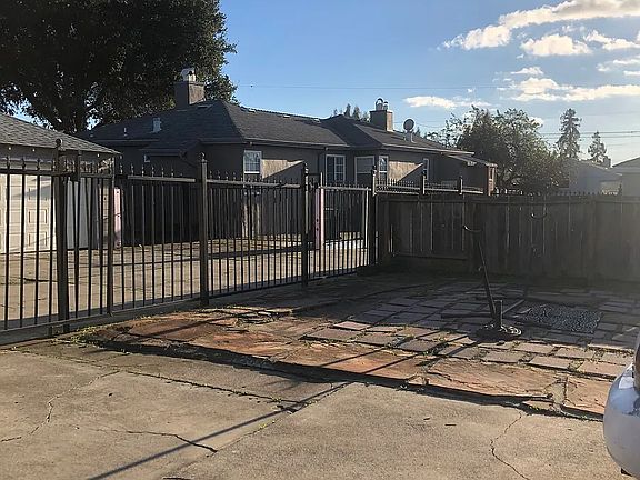 3rd image of 2918 21st Ave #2918
