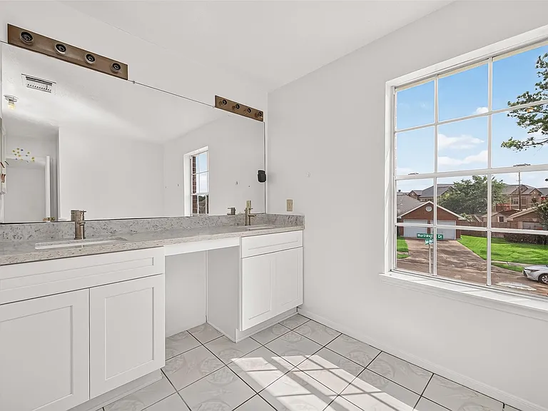 8202 Worthington Dr — Photo 25