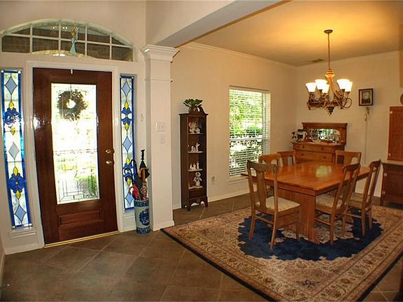 2nd image of 3106 Autumn Leaf Dr