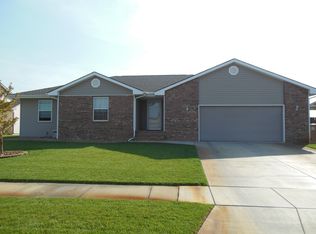 61 Monarch Ln, Hutchinson, KS 67502