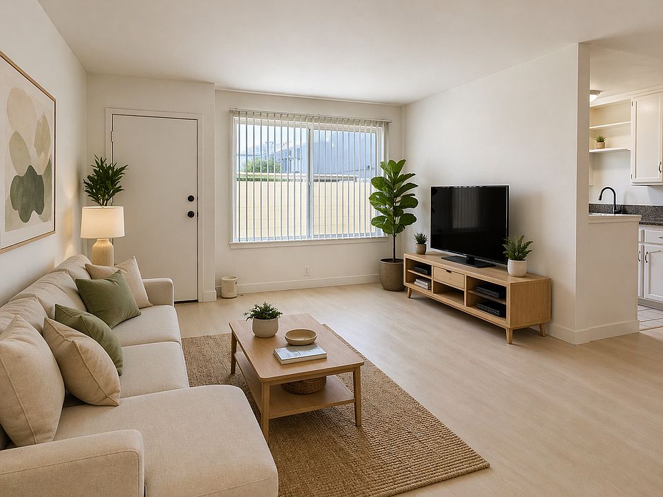 1st image of 1030 N Oxford Ave APT 7