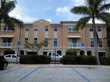 1st image of 659 Casa Loma Blvd #659