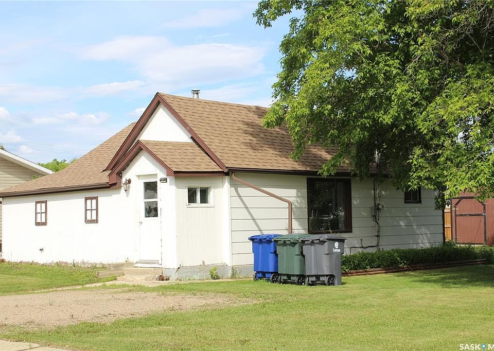 1st image of 308 3rd STREET E