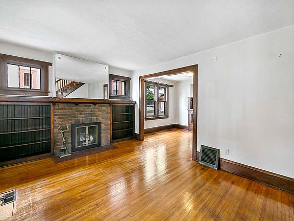 5th image of 1057 Thomas Ave