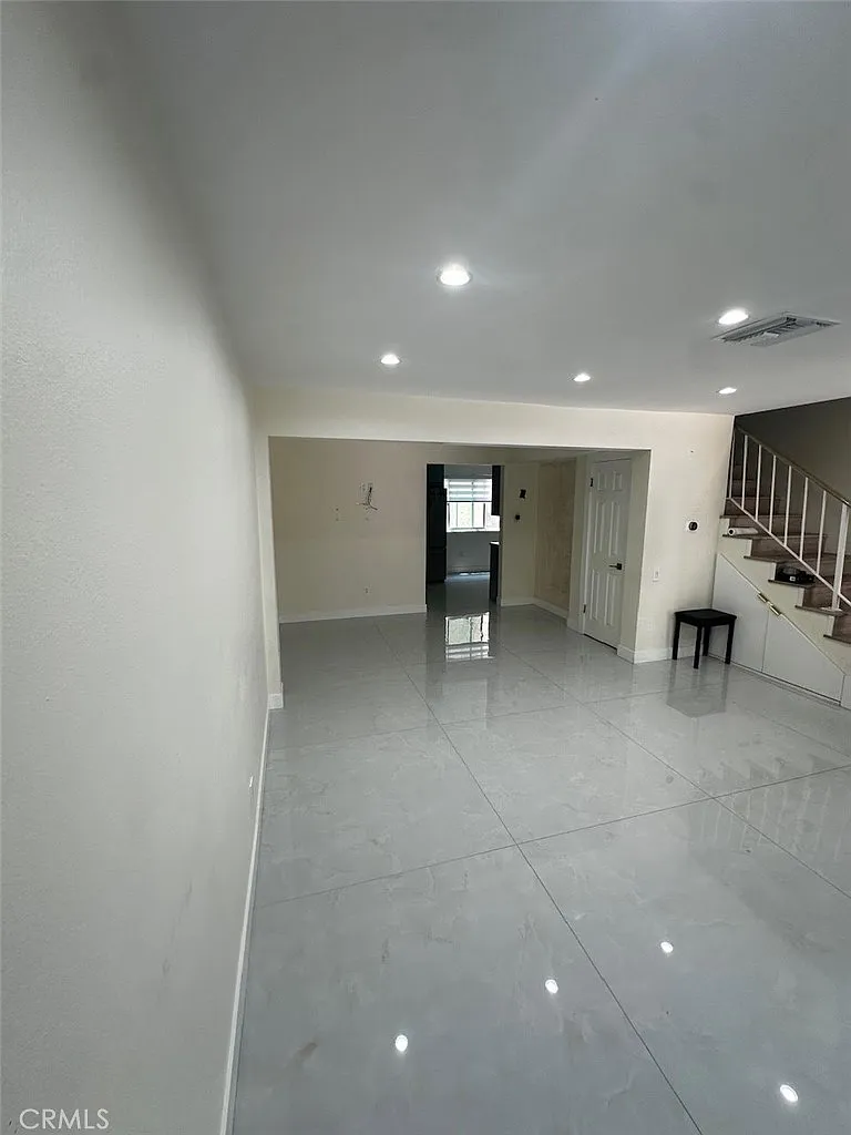 2 bed, 1131 sqft, $2,995 — Photo 4