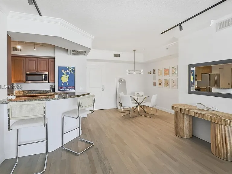 350 SE 2nd St #1150 — Photo 7
