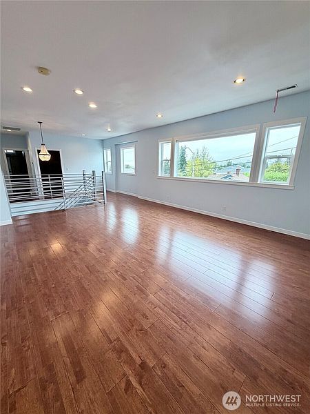 5th image of 2305 S Brandon Street