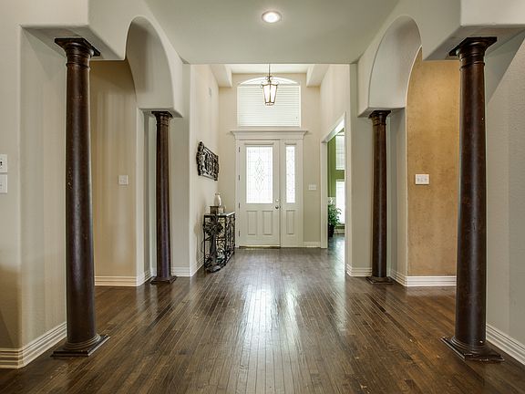 4th image of 2709 N Carroll Ave