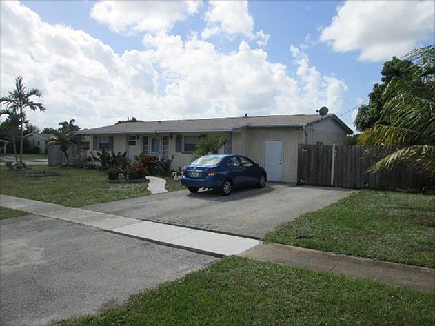2nd image of 1381 Parterre Dr