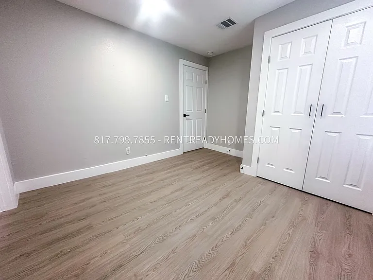 2248 Marlo St — Photo 6