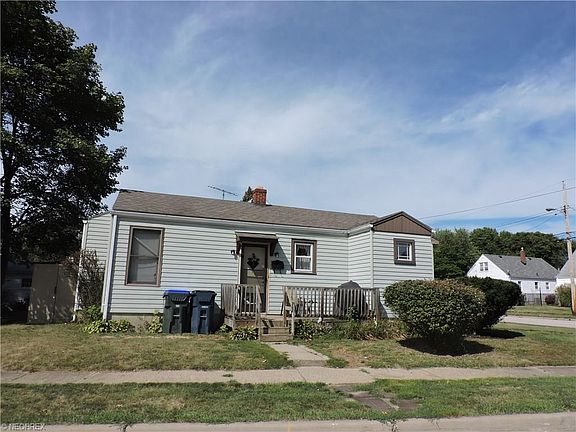 2nd image of 1020 Roosevelt Ave