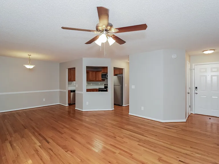 426 Ivy Crest Dr — Photo 3