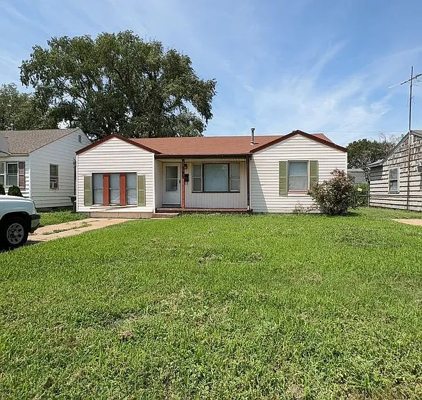 350 E Cottonwood Ave — Photo 1
