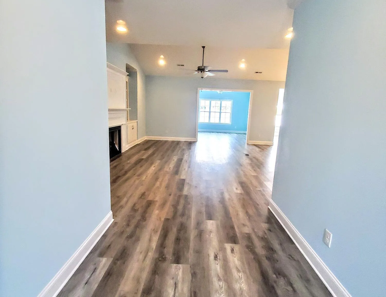 4 bed, 3.0 bath, 2458 sqft, $3,400 — Photo 4