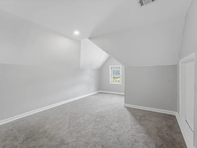 150 Ridge Rd #2 — Photo 5