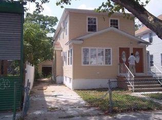 10936 205th St, Saint Albans, NY 11412