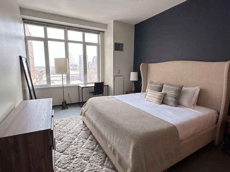 155 E Berkeley St #512 — Photo 2
