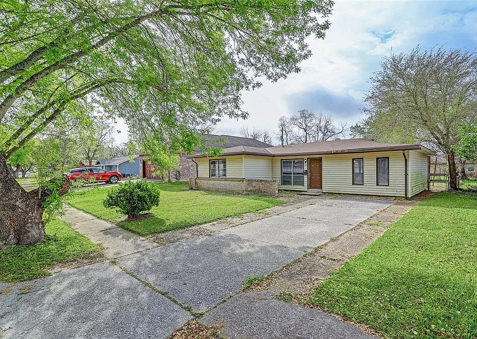 1st image of 2923 Tidewater Dr