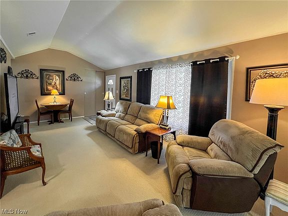 5th image of 3019 Bainbridge Ave