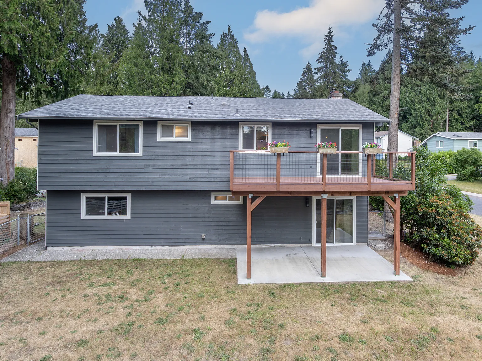 3 bed, 1852 sqft, $2,900 — Photo 2