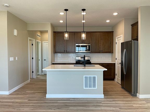 Quartz countertops and new cabinets