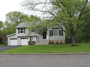 520 Macnary Rd, New Windsor, NY 12553