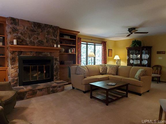 3rd image of 307 E Baraga Ave