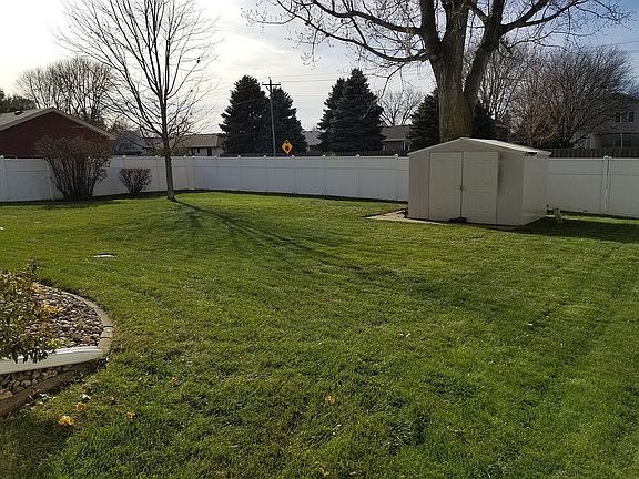 Maintenance free fence