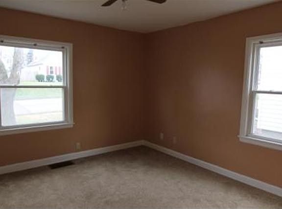 5th image of 424 E Lombard St