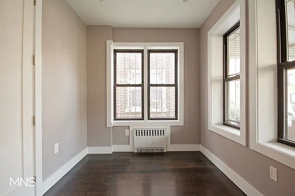 Rented by MNS | media 8