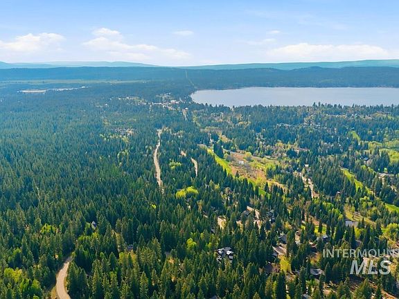3rd image of 1425 Majestic View Dr