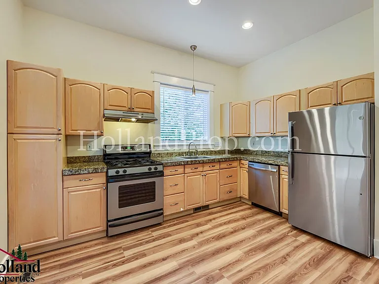 3228 SE Filbert St — Photo 10