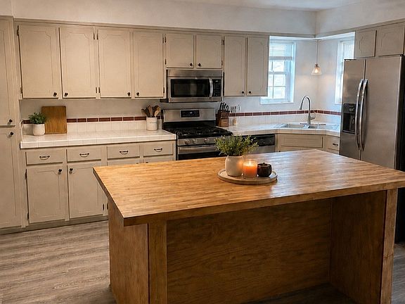 3rd image of 11851 E 62nd Pl